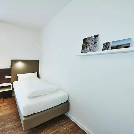 Deichhaeuser Anna Kueste Deichhaeuser Anna Kueste 3-24 בנסרסיל